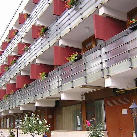 马耶里克酒店 酒店 Hévíz