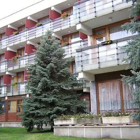 Hotel Majerik 3*