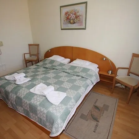 Majerik Hotel 3*